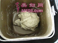 椒盐手抓饼的做法步骤：3
