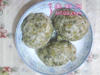 榆钱窝窝头的做法步骤：4