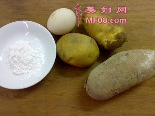 红薯土豆煎饼的做法步骤：1