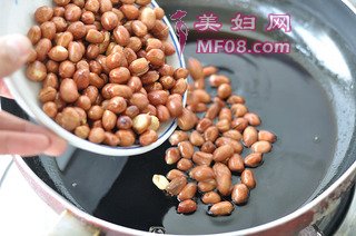 老醋花生的做法步骤：10