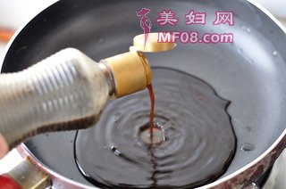 老醋花生的做法步骤：6