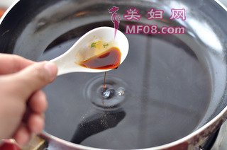 老醋花生的做法步骤：9