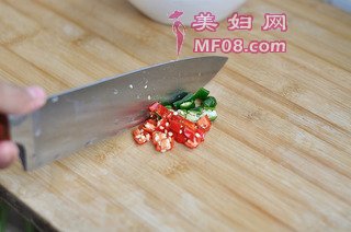 老醋花生的做法步骤：5