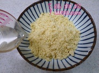 抹茶红豆酥的做法步骤：4