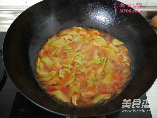 #幼儿3岁菜谱#茄汁香菇面片的做法