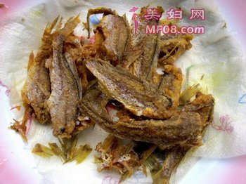 回锅豉油小黄花步骤1