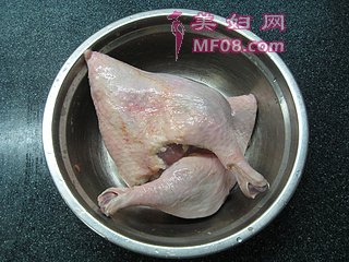 鸭腿炖春笋
