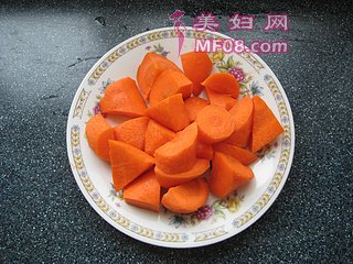 鸭腿炖春笋