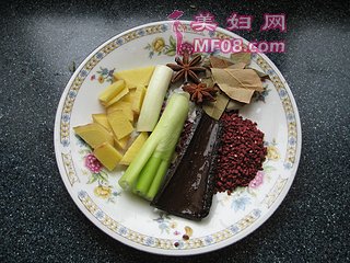 鸭腿炖春笋