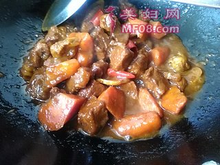 胡萝卜烧牛肉