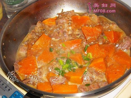 南瓜烧排骨的做法4
