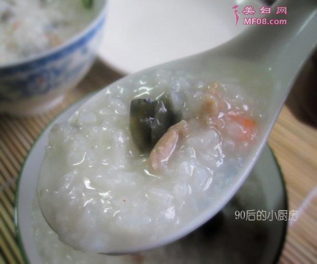 皮蛋瘦肉粥家常做法5