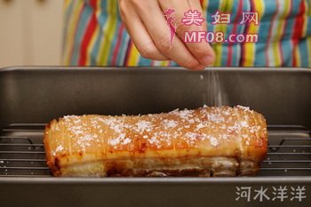 脆皮烧肉步骤3