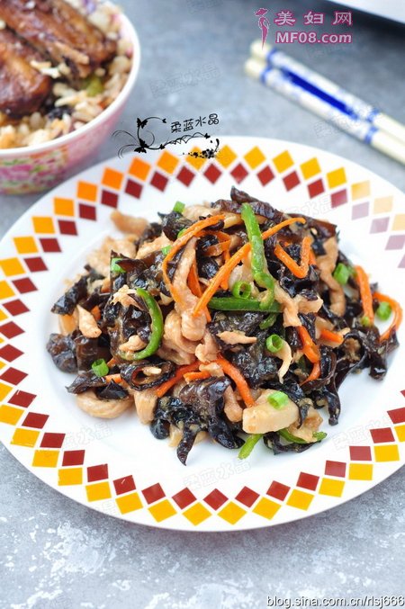 木耳炒肉丝的做法