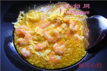 滑蛋虾仁步骤