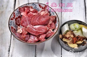 土豆烧牛肉步骤1
