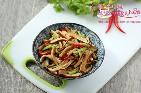 香干炒芹菜的做法步骤