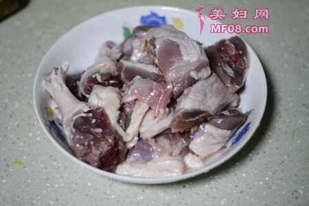 啤酒鸭的做法步骤1