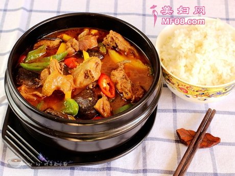 黄焖鸡米饭的做法