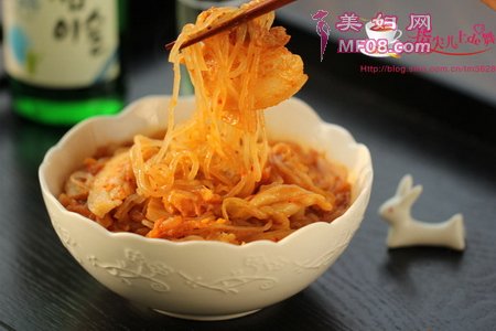 泡菜炒红薯粉