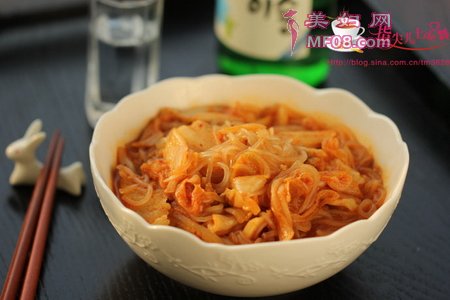 泡菜炒红薯粉的做法