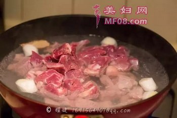 萝卜牛腩步骤2