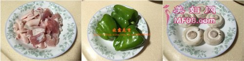 蘑菇辣椒炒肉步骤1-2