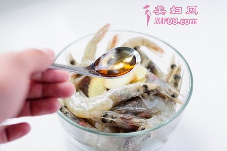 香辣干锅虾步骤2