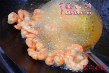 虾仁烧茄子步骤4