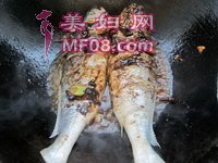 蒜香酱焖黄鱼步骤10