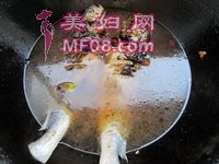 蒜香酱焖黄鱼步骤11