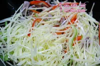 土豆丝炒肉步骤3