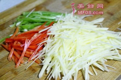 土豆丝炒肉步骤1