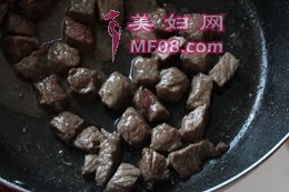 杏鲍菇牛柳粒步骤5