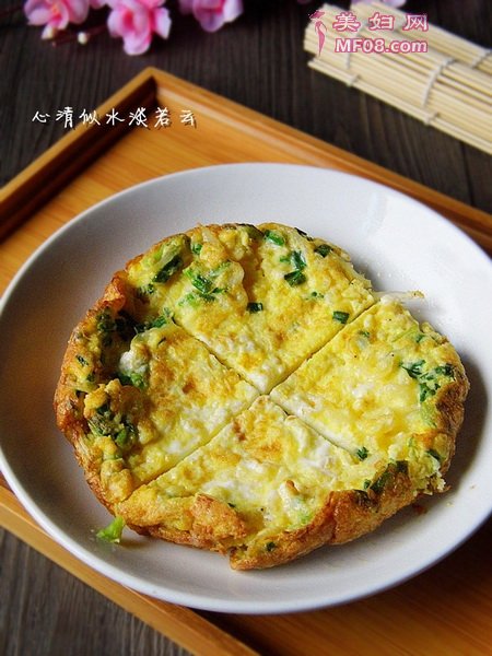 葱花银鱼蛋饼的做法