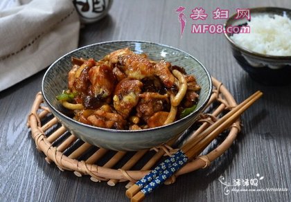 茶树菇香爆鸡块步骤