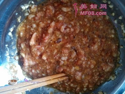 ը貽4