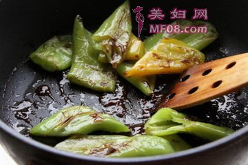 酱爆辣椒步骤8