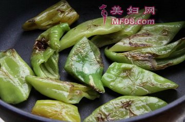 酱爆辣椒步骤5