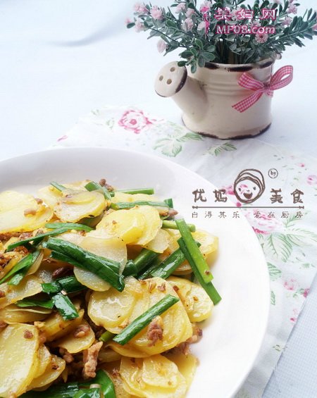 韭香肉沫土豆片