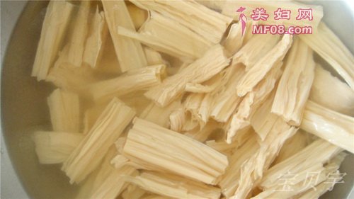 蚝油腐竹木耳步骤1
