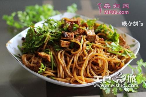 凉拌粉干的做法