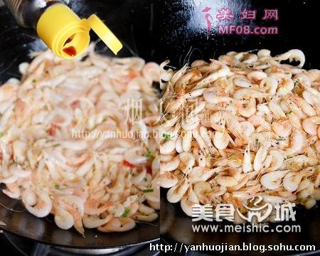 爆炒野生小河虾步骤5