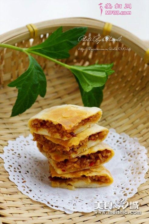 香辣酱肉炒饭馅饼