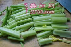 芹菜炒年糕步骤8