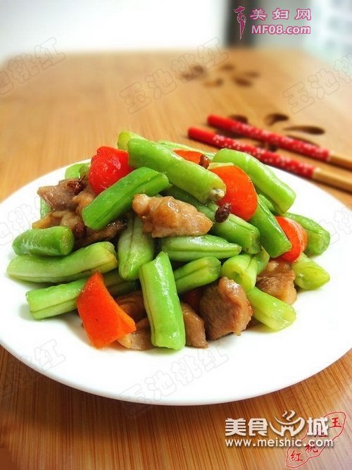 椒香豆角鸡丁的做法