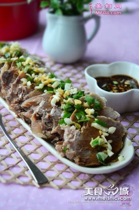 蒜泥牛肉的做法