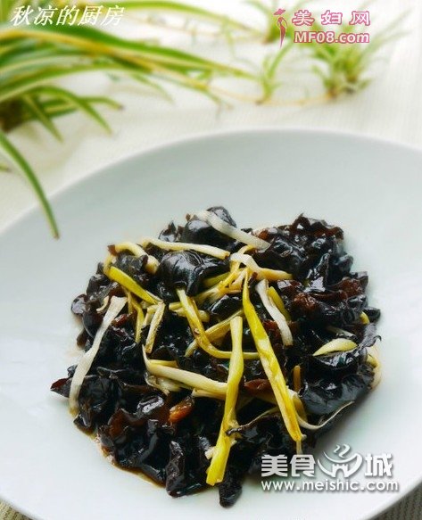 葱烧木耳的做法