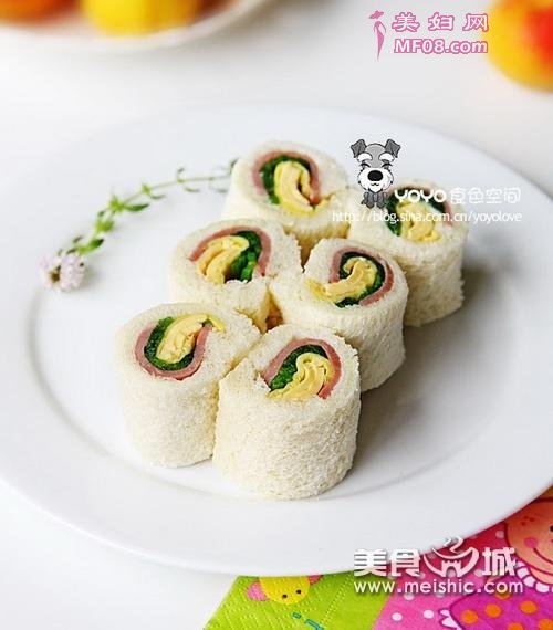 鸡蛋蔬菜肉卷三文治的做法
