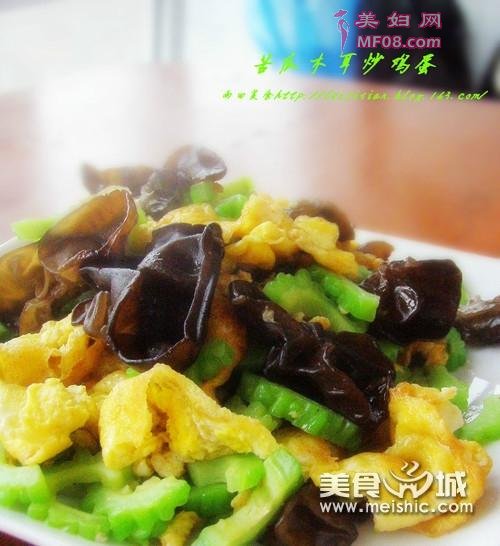 苦瓜木耳炒鸡蛋